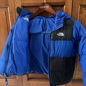 Boys Reversible North Face jacket size 6